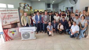 El Senador Felipe Michlig y el ministro de Educación de la Provincia José Goity visitaron la Escuela de Enseñanza Técnica Profesional Nº 500 de la ciudad de Suardi&nbsp;
