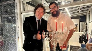 El presidente Javier Milei (en la imagen, con su rabino Shimon Axel Wahnish) participará de la celebración del Janucá, un evento que en la tradición judía significa el triunfo de la luz sobre la oscuridad.&nbsp;