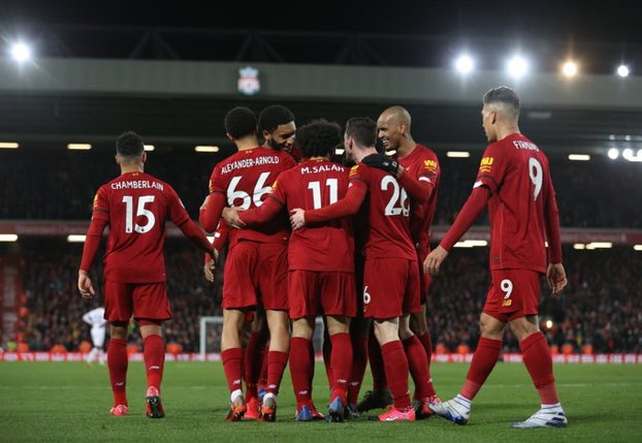 Liverpool sumó su 18ª victoria al hilo y acaricia la Premier League