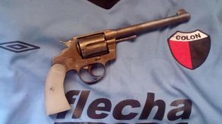 Tendencia en Facebook: menores santafesinos se sacan fotos armados