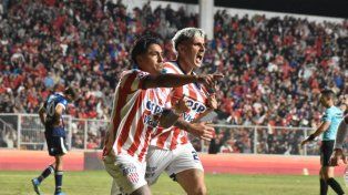Unión fue una máquina de errar, rescató un empate agónico ante Talleres y ahora deberá esperar y rezar