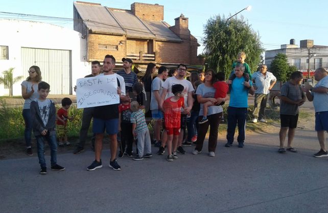 Los vecinos se manifestaron pidiendo seguridad