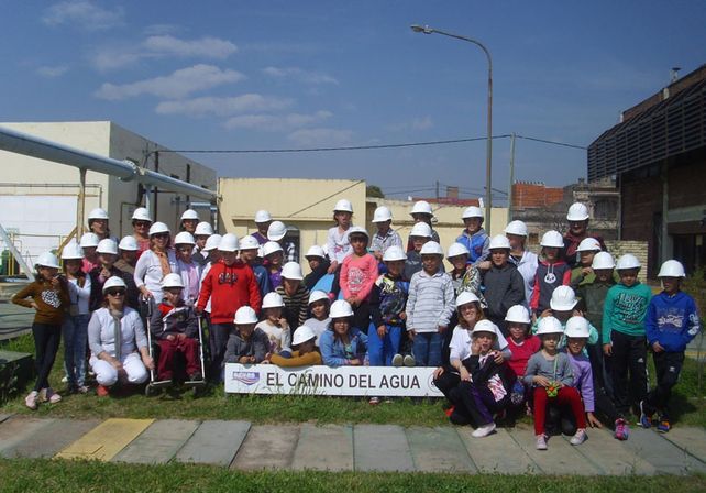 La planta potabilizadora Santa Fe recibió  la visita de escuelas del interior de la provincia