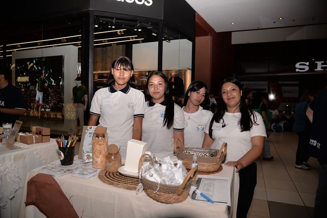 Yanina Meynet, Naiara Rojas, Carla Arguello y Brisa Cardozo