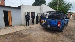 Dos allanamientos por narcomenudeo concluyeron con cuatro personas detenidas y decomiso de marihuana y dinero.&nbsp;