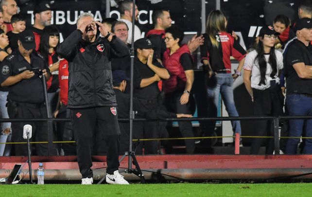 Newells cayó sin atenuantes en el Coloso ante Instituto y  se fue silbado