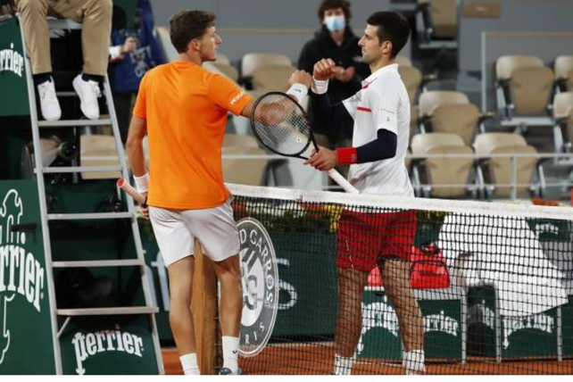 Cuando a Djokovic se le complica pide asistencia médica