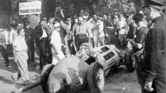 Fangio se estrelló en el parque Independencia