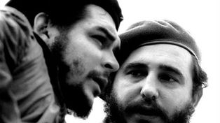 Cerca de la revolución. El Che y Fidel, figuras centrales del proceso revolucionario en Cuba.
