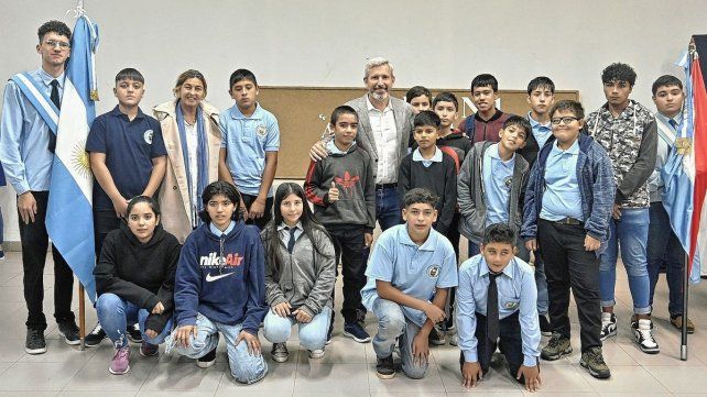Rogelio Frigerio estuvo en Villa Paranacito en la apertura del ciclo lectivo 2024.
