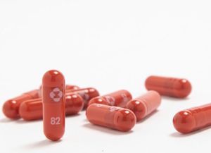 Pfizer permite la producción de genéricos de su píldora anticovid pero no en Argentina
