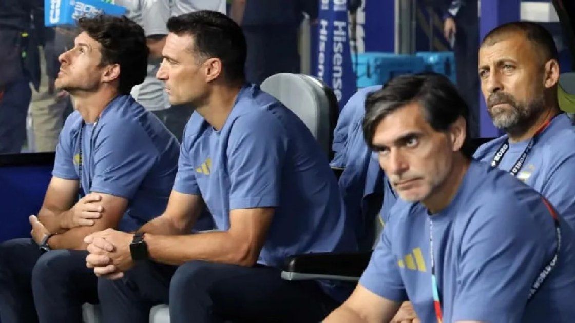 El cuerpo técnico de la Selección Argentina analiza dos cambios.