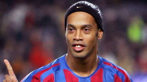 ¿Ronaldinho puede jugar en Gimnasia de La Plata?