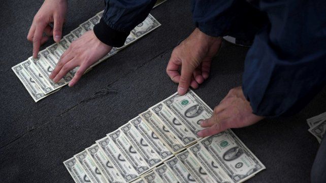 Decomisan US$ 800.000 en cuevas de Buenos Aires