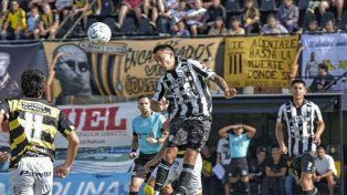 Chaco For Ever igualó con Almirante Brown y no pudo acercarse a Colón.