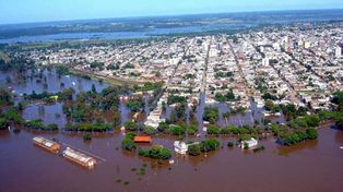 Comenzó a bajar el agua en Salto pero aún quedan unos mil evacuados