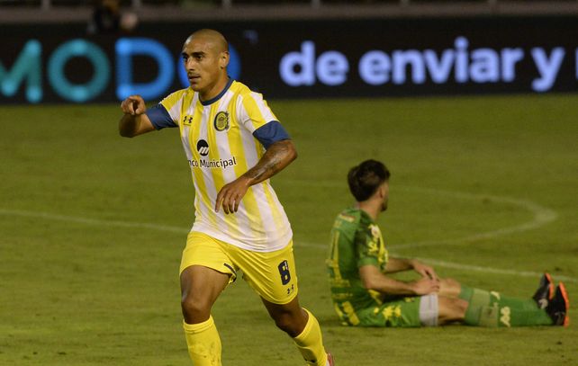 El último grito de Central en la Feliz. Diego Zabala festeja el tanto del triunfo por 1 a 0 contra Aldosivi en Mar del Plata en la Copa Liga Profesional 2021.