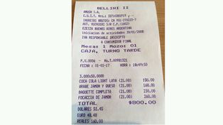 Le cobraron 800 pesos por tres sándwiches y tres gaseosas