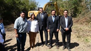 Sergio Massa (centro), titular de la Cámara baja, durante la inauguración de obras en&nbsp; la localidad salteña de General Güemes.