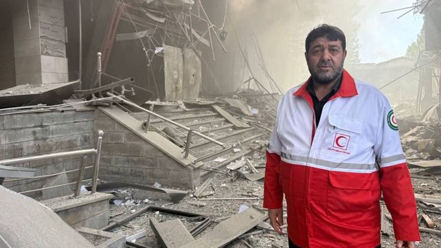 Irán confirmó al menos 430 muertos por ataques israelíes e Israel reportó 24 muertos y más de 1.200 heridos como resultado de los contraataques iraníes.
