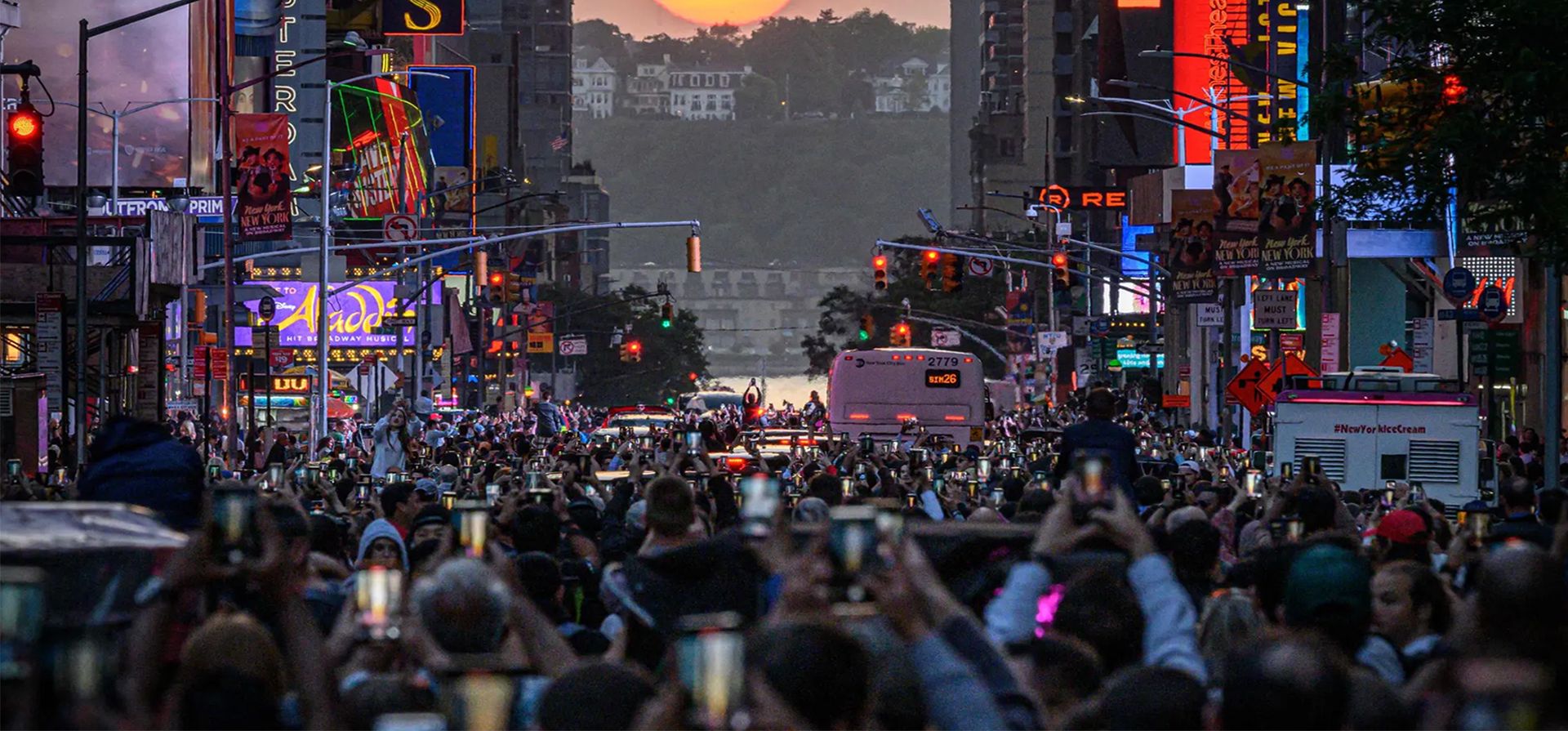 El sol en Manhattan iluminó el cielo de Nueva York