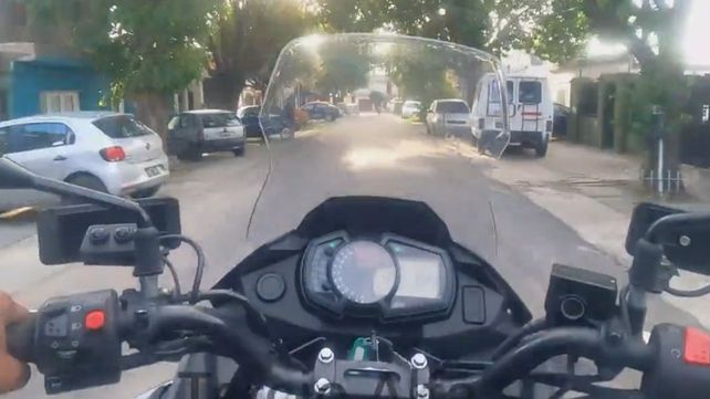 Video: espectacular persecución de la Motorizada para detener a un motochorro