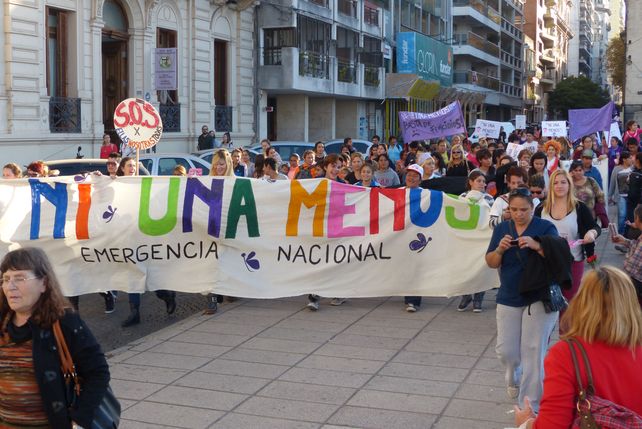 Cómo fue la primera marcha Ni Una Menos en Rosario: miles de mujeres con demandas todavía vigentes