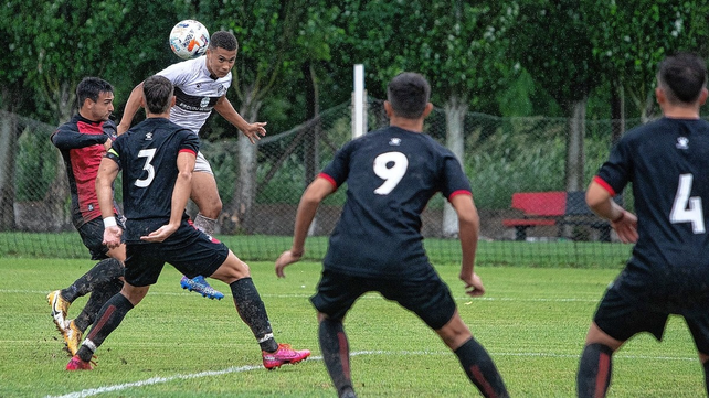Colón derrotó a Platense y quedó a tiro del líder en Reserva