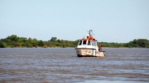 Cuatro hombres cayeron de una lancha al río: uno se salvó y tres están desaparecidos
