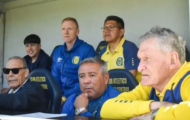 Russo y Palma, junto al Coco Pascuttini, en la ciudad deportiva viendo las divisiones inferiores.