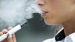 Estados Unidos frena la promoción del vapeo en Facebook y Twitter