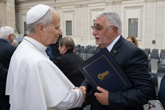 El Papa León XIV y Ricardo Diab durante la audiencia realizada en el Vaticano.