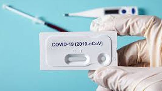 Advierten que los test rápidos para el coronavirus deben ser realizados por bioquímicos