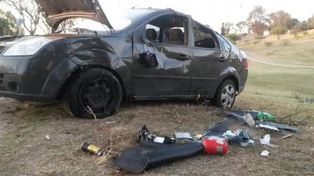 Un mécanico fue a a probar el auto de un cliente a un boliche y lo destrozó
