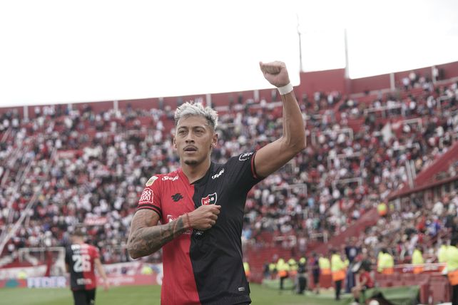 Herrera se convirtió en base a buenas producciones individuales y goles en el refuerzo de Newells&nbsp;de mejor funcionamiento en el Clausura.