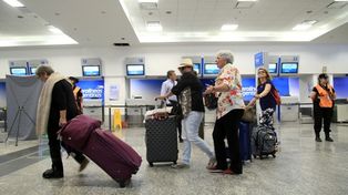 Los aeronáuticos pararon por 26% de aumento y cancelaron vuelos