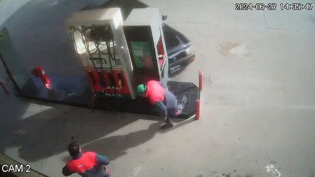 Conductor atropelló a un playero en una estación de servicios de San Justo