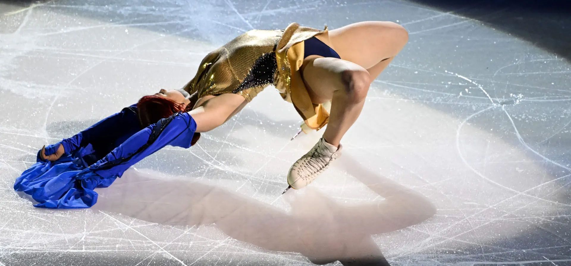 La patinadora artística Alexandra Trusova actúa en un espectáculo en el estadio del CSKA, Moscú, Rusia. Fotografía: Kirill Kudryavtsev/AFP/Getty Images