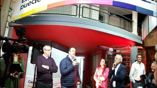 Apertura. Corral durante la presentación del nuevo local en la cabecera de Las Colonias. (Gentileza: @josecorralSF)