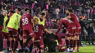 Lanús por una victoria ante su gente para meterse como primero en el grupo.