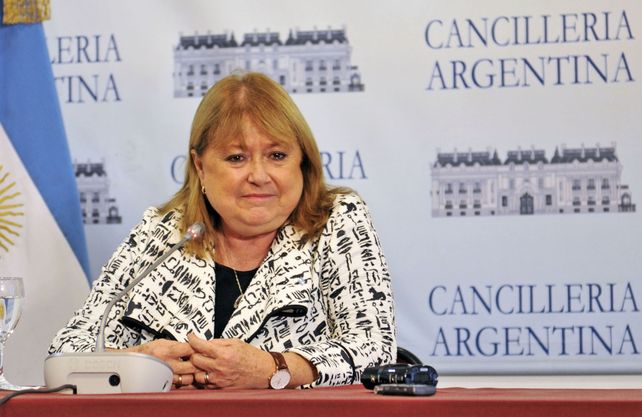 La canciller remarcó que hay que presionar para resolver los problemas básicos de toda la gente y volver a las fuentes