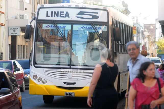 En las estaciones hay gasoil para proveer a los colectivos