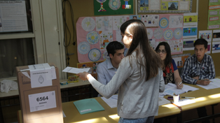 La ley de voto joven, sancionada en 2012, permite a chicas y chicos votar para cargos nacionales.