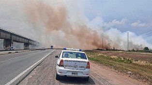 El tránsito se encuentra asistido en el puente Zárate-Brazo Largo por humo constante