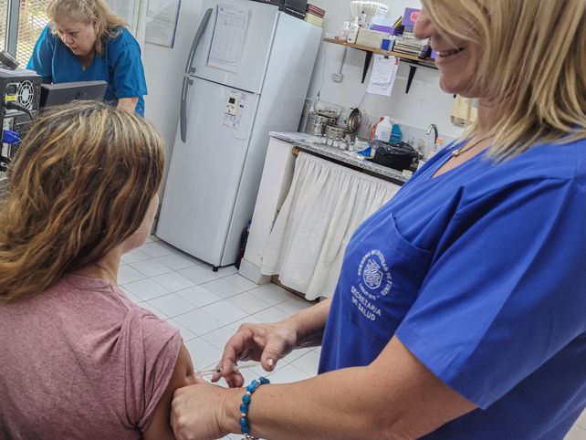 En pocos días, en Rosario y Funes más de 600 personas se vacunaron contra la fiebre hemorrágica