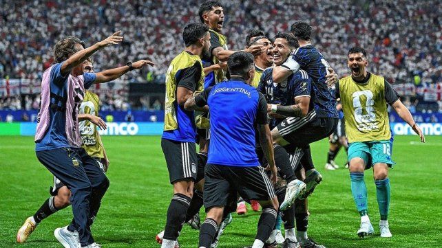 Con coraje y fútbol, Argentina le ganó un duelo épico a Inglaterra y jugará la final del Mundial