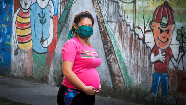 Micaela vive en zona oeste Micaela será madre soltera de Keyla. Jugó al fútbol hasta los tres meses de embarazo.