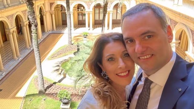 Adorni viajó junto a su mujer y sus hijos a Aruba en el Año Nuevo de 2025