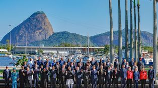 La foto oficial de la cumbre del G20 en Río de Janeiro, encabezada por el presidente de Brasil, Lula da Silva.