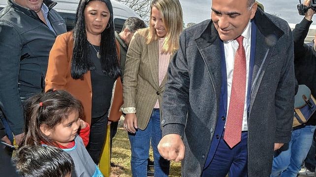 En Paraná, Manzur y Zabaleta inauguraron obras en jardines